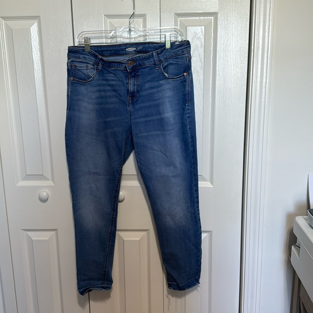 Old Navy rock star super skinny with raw hem size 14